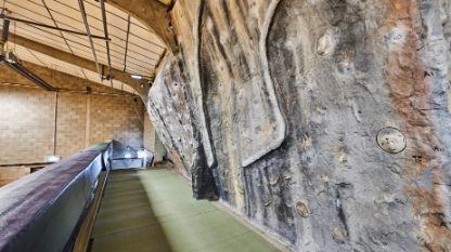 Climbing wall